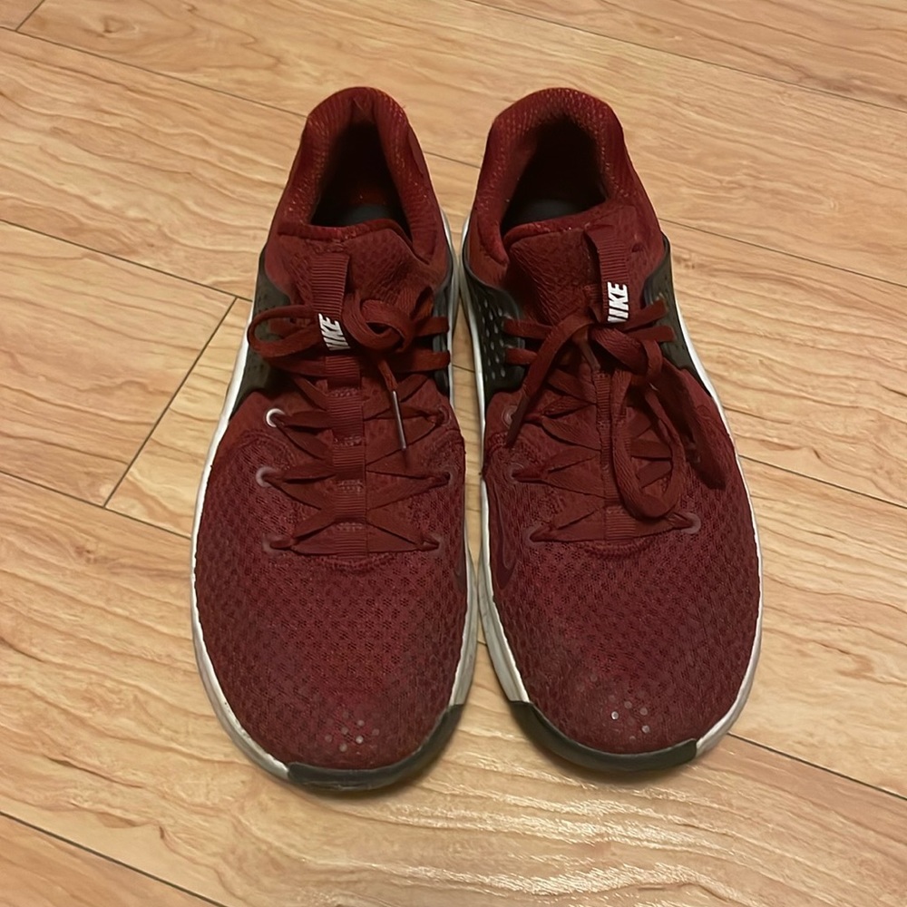 nike Free TR V8 size 9.5